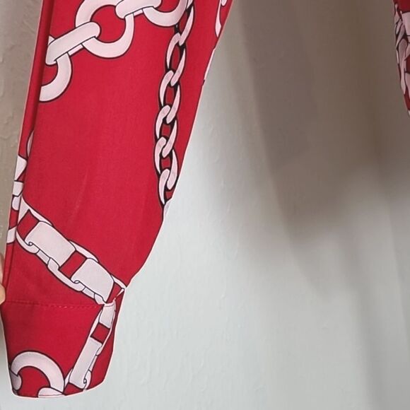 Susan Graver Red Blouse w/ White Chain Print, Longsleeve, Ties at Waist, Size 2 - Picture 5 of 9